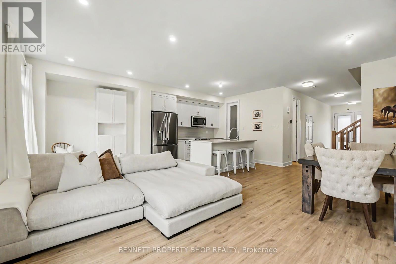 1047 Ventus Way, Ottawa, Ontario  K1W 0M5 - Photo 3 - X13195130