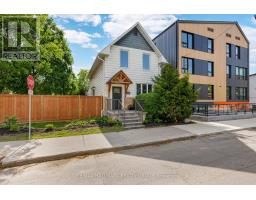 218 CARRUTHERS AVENUE, Ottawa, Ontario