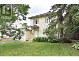 32 ARUNDEL AVENUE, Ottawa, Ontario