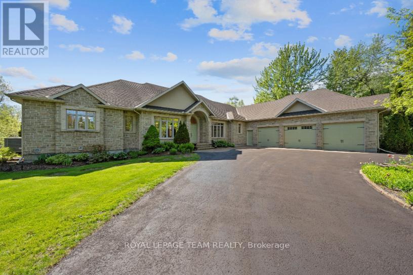 6043 Knights Drive, Ottawa, Ontario  K4M 0A2 - Photo 2 - X13204264