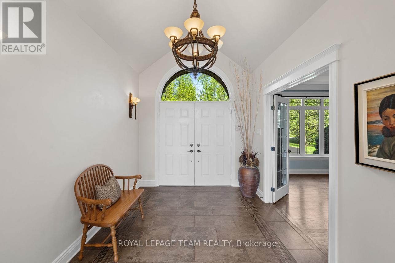 6043 Knights Drive, Ottawa, Ontario  K4M 0A2 - Photo 3 - X13204264