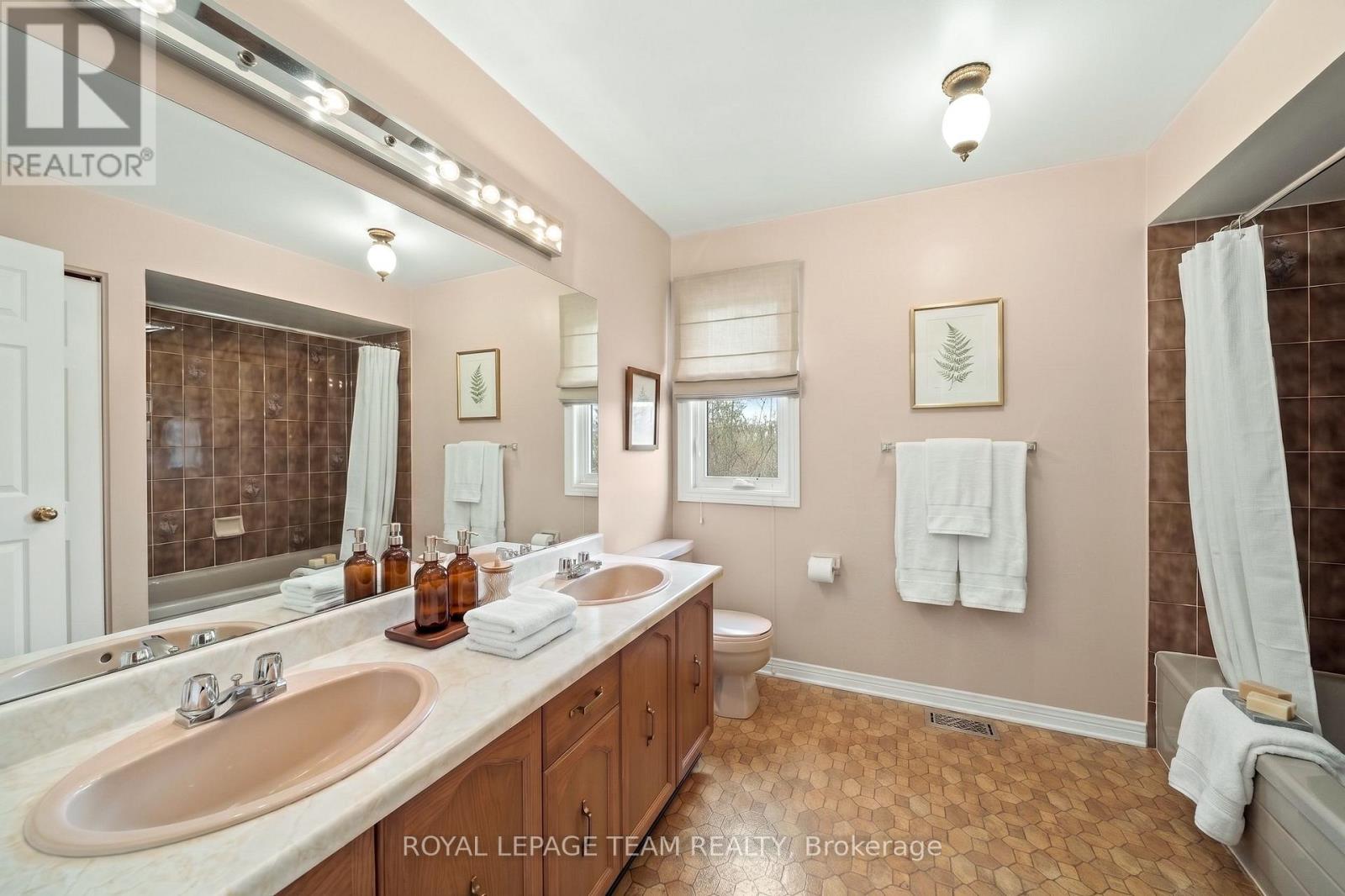 28 Parmalea Crescent, Ottawa, Ontario  K2E 7J2 - Photo 28 - X13205934