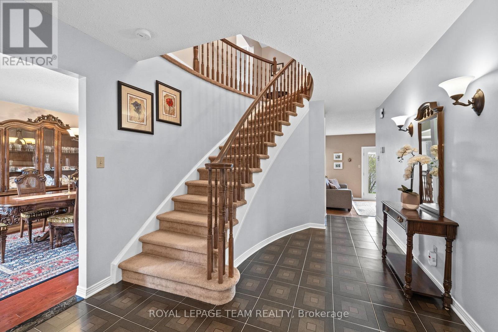 28 Parmalea Crescent, Ottawa, Ontario  K2E 7J2 - Photo 5 - X13205934