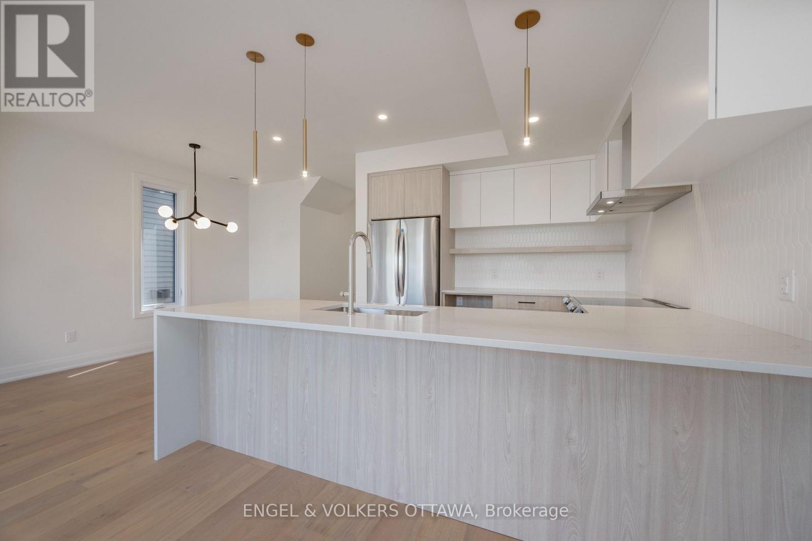 75a Granton Avenue, Ottawa, Ontario  K2G 1W9 - Photo 12 - X13206046
