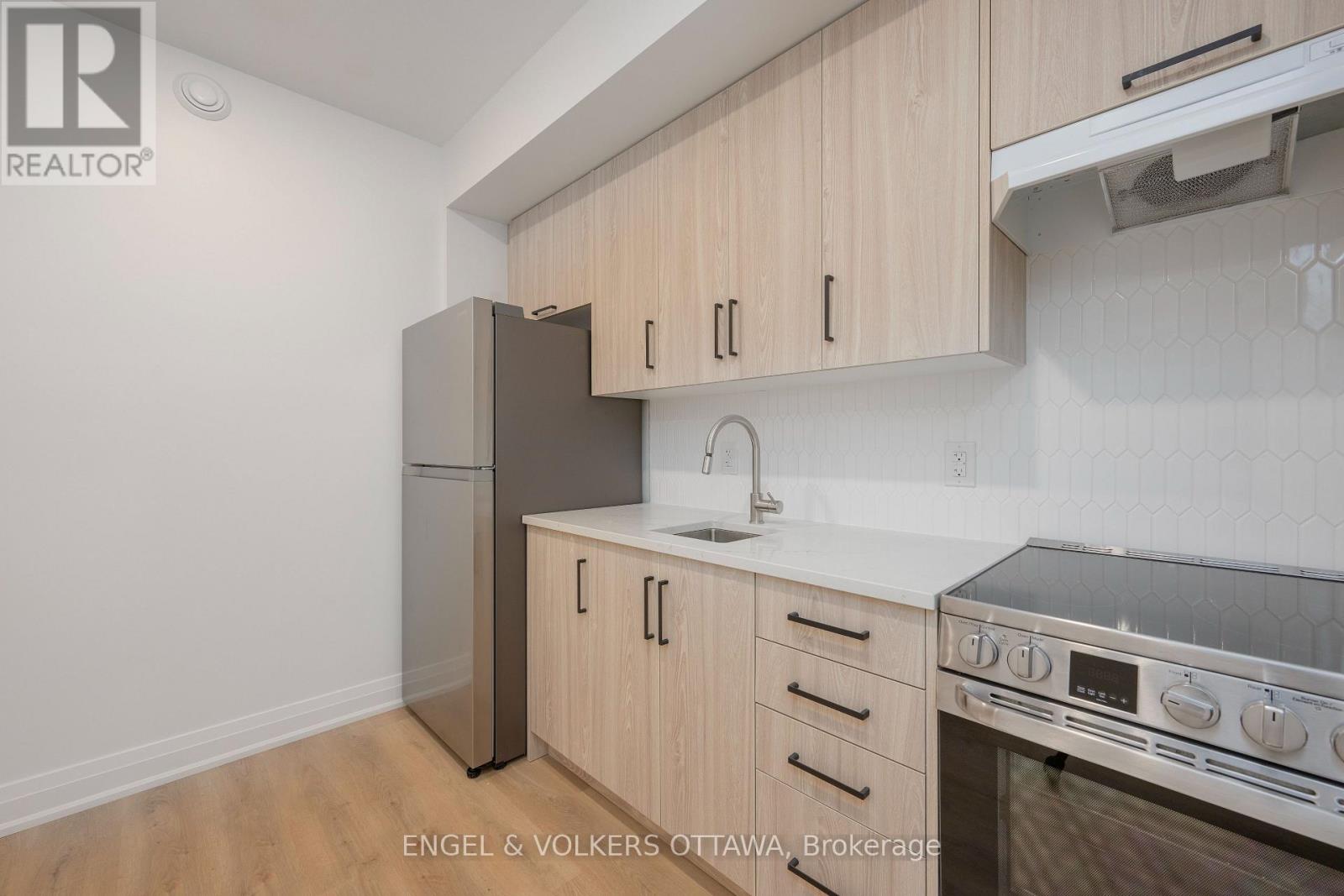 75a Granton Avenue, Ottawa, Ontario  K2G 1W9 - Photo 35 - X13206046