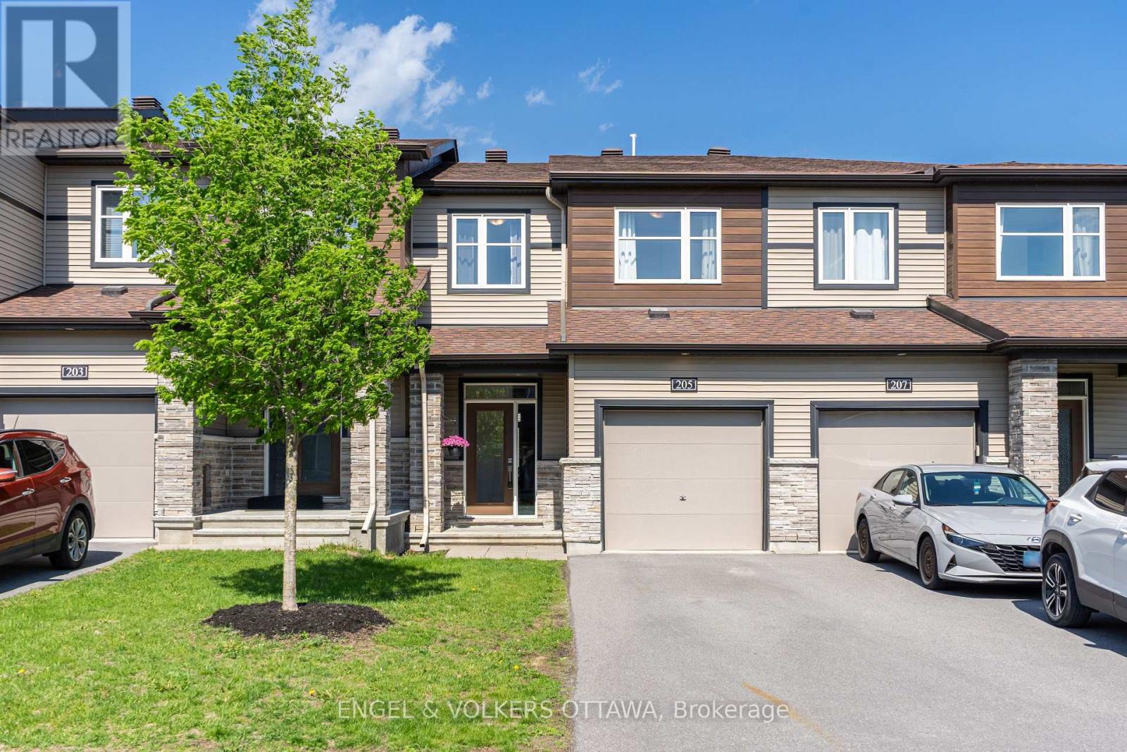 205 GEYSER PLACE, Ottawa, Ontario