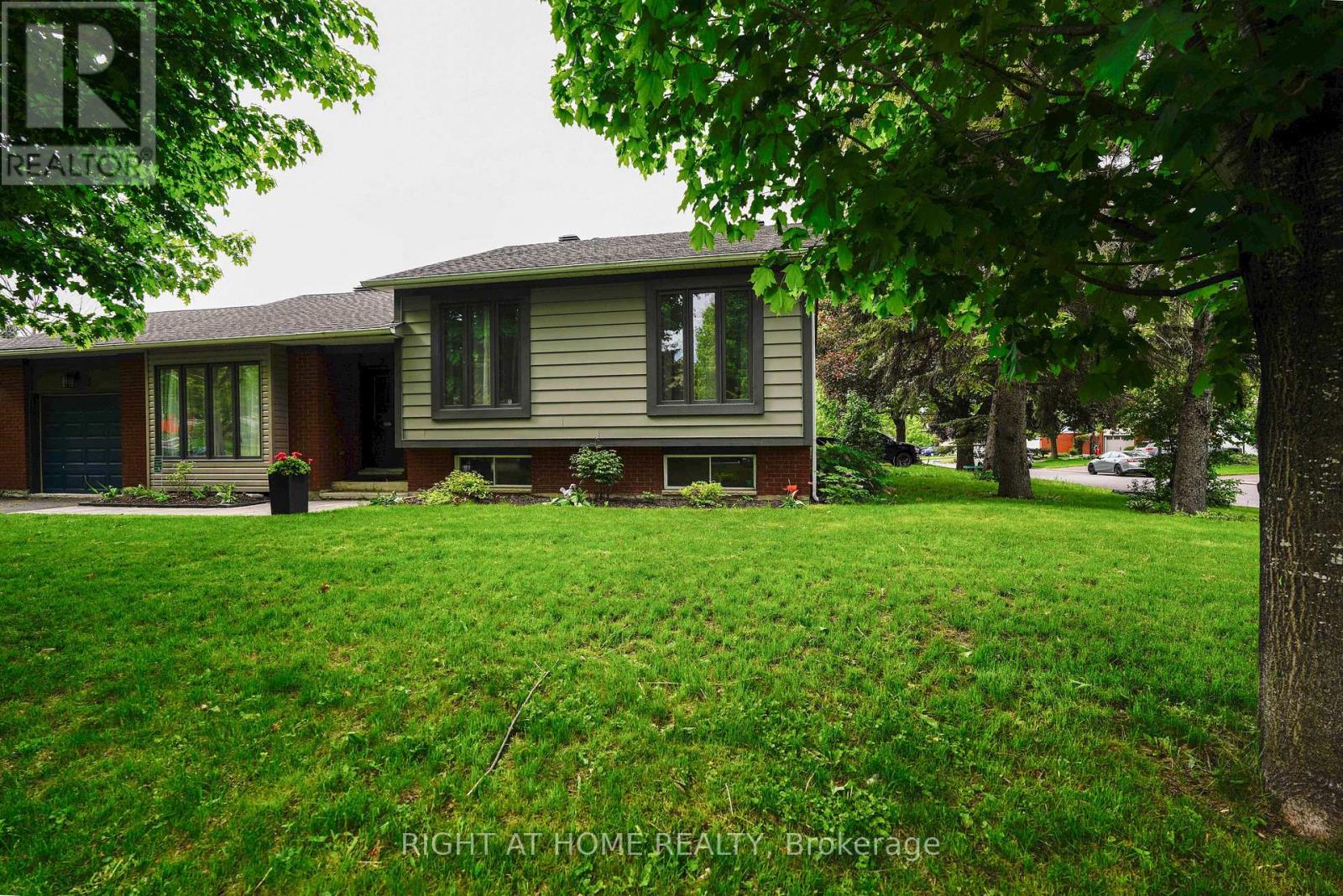 3 Pommel Crescent, Ottawa, Ontario  K2M 1A3 - Photo 2 - X13206440