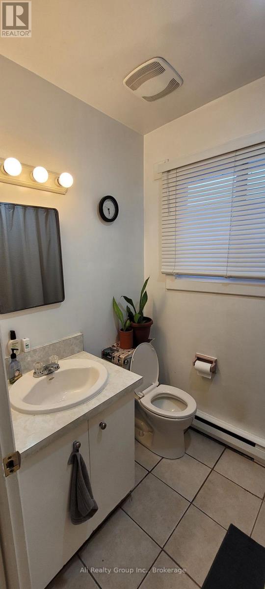 1549 Maxime Street, Ottawa, Ontario  K1B 3K9 - Photo 12 - X13206444