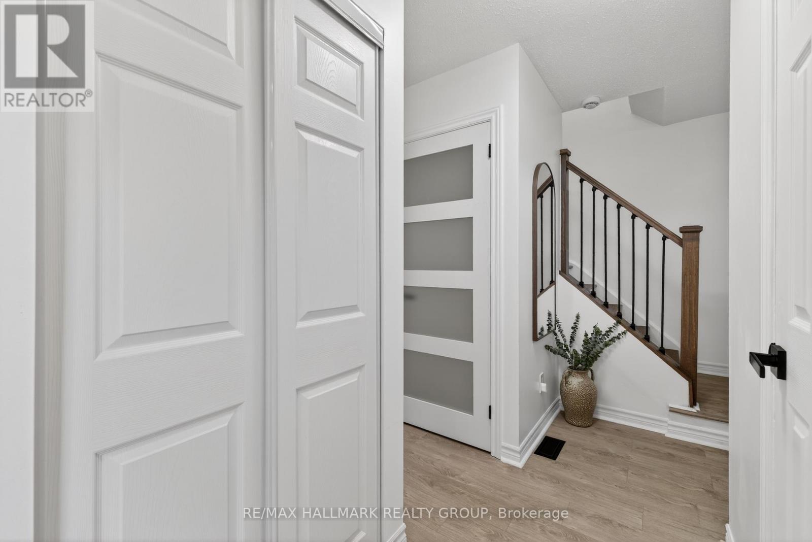 226 Old Colony Road, Ottawa, Ontario  K2L 1M7 - Photo 4 - X13206936