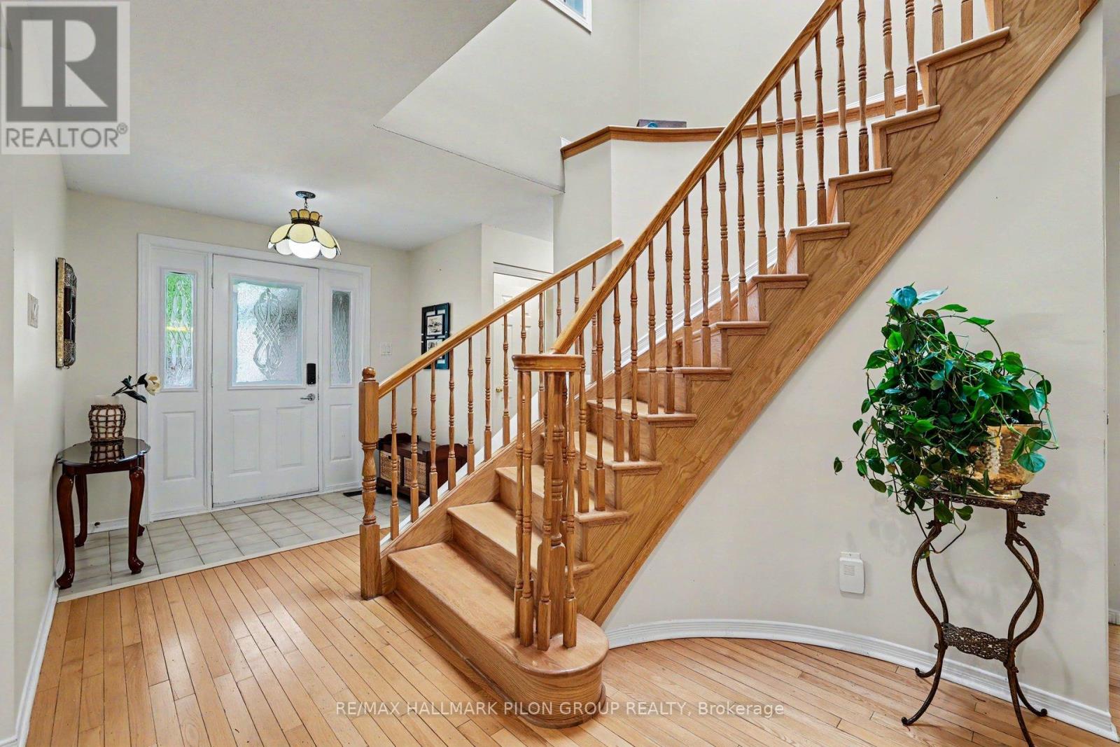 1674 Sansonnet Street, Ottawa, Ontario  K1C 5Y6 - Photo 3 - X13207140