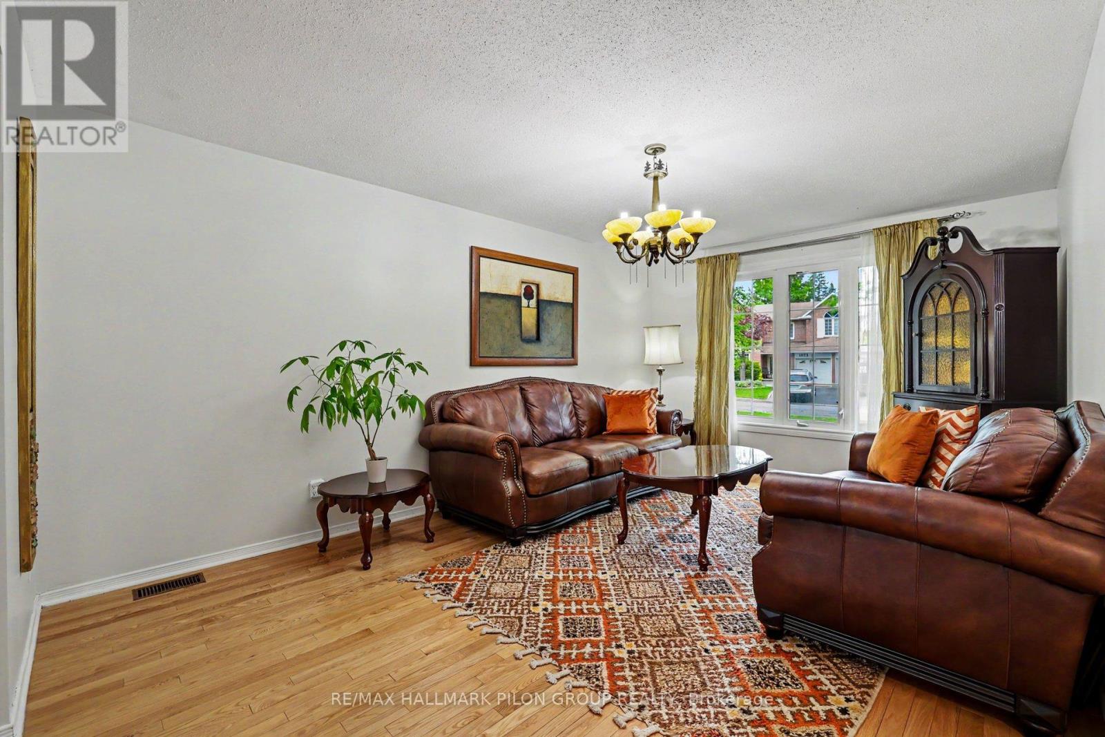1674 Sansonnet Street, Ottawa, Ontario  K1C 5Y6 - Photo 6 - X13207140