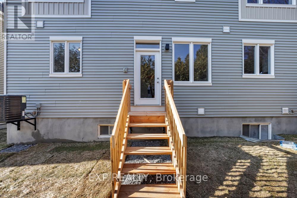 279 Falsetto Street, Ottawa, Ontario  K1W 0S4 - Photo 47 - X13207156