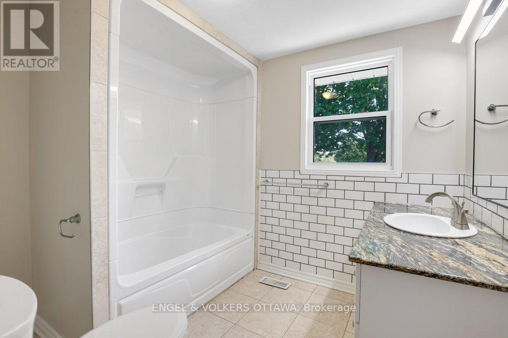 23 Biscayne Crescent, Ottawa, Ontario  K2E 5R9 - Photo 26 - X13207554