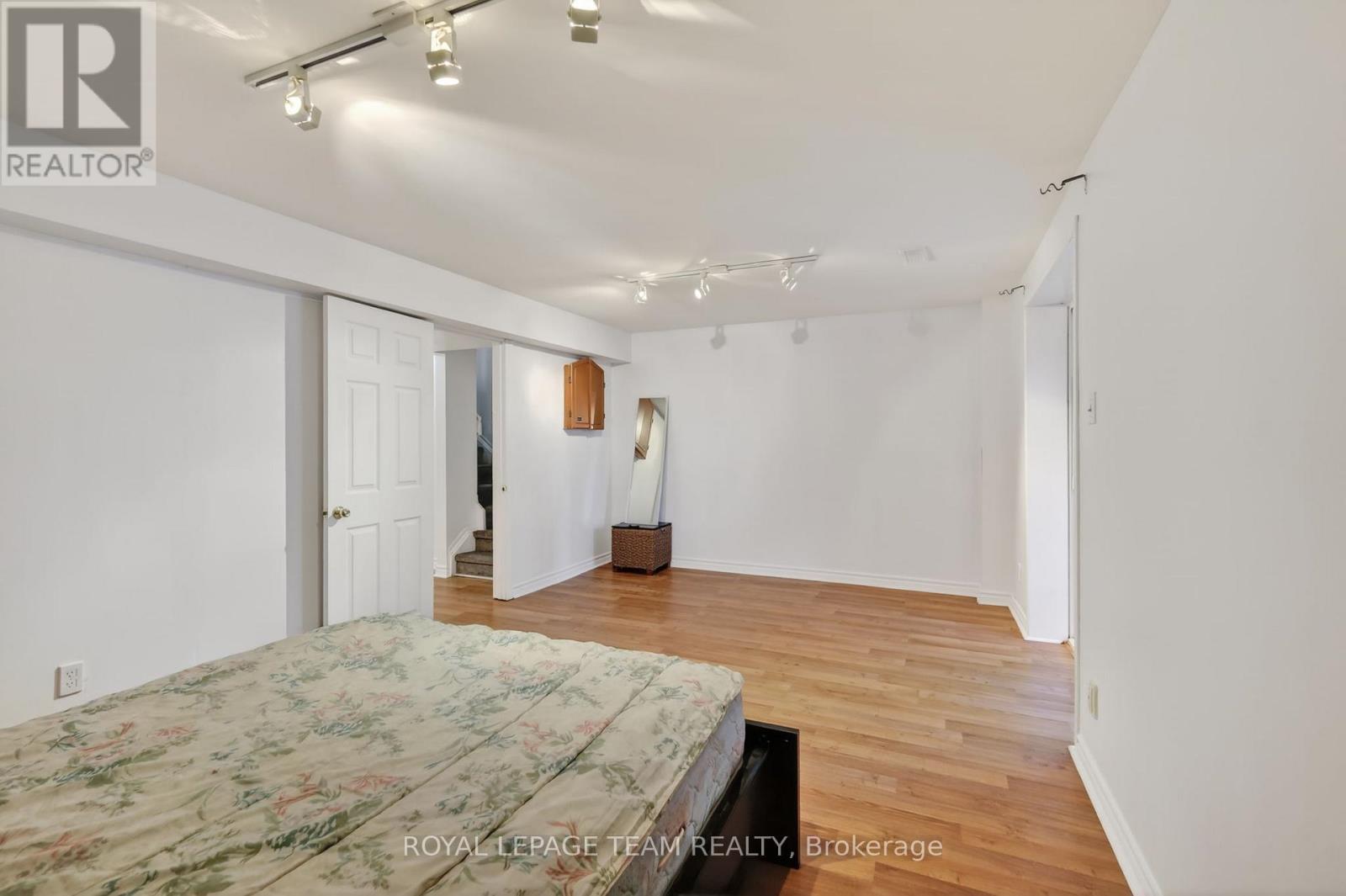 4 Mill Hill Road, Ottawa, Ontario  K2H 9N4 - Photo 24 - X13207666