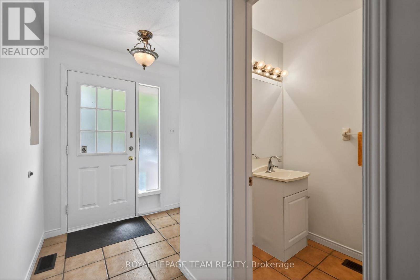 4 Mill Hill Road, Ottawa, Ontario  K2H 9N4 - Photo 6 - X13207666