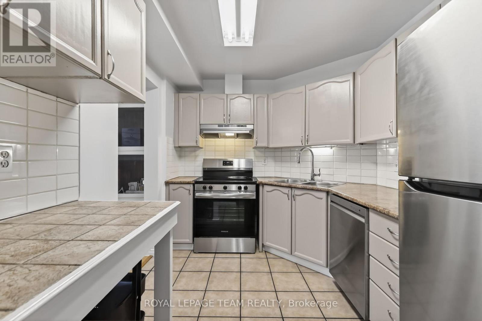 4 Mill Hill Road, Ottawa, Ontario  K2H 9N4 - Photo 7 - X13207666