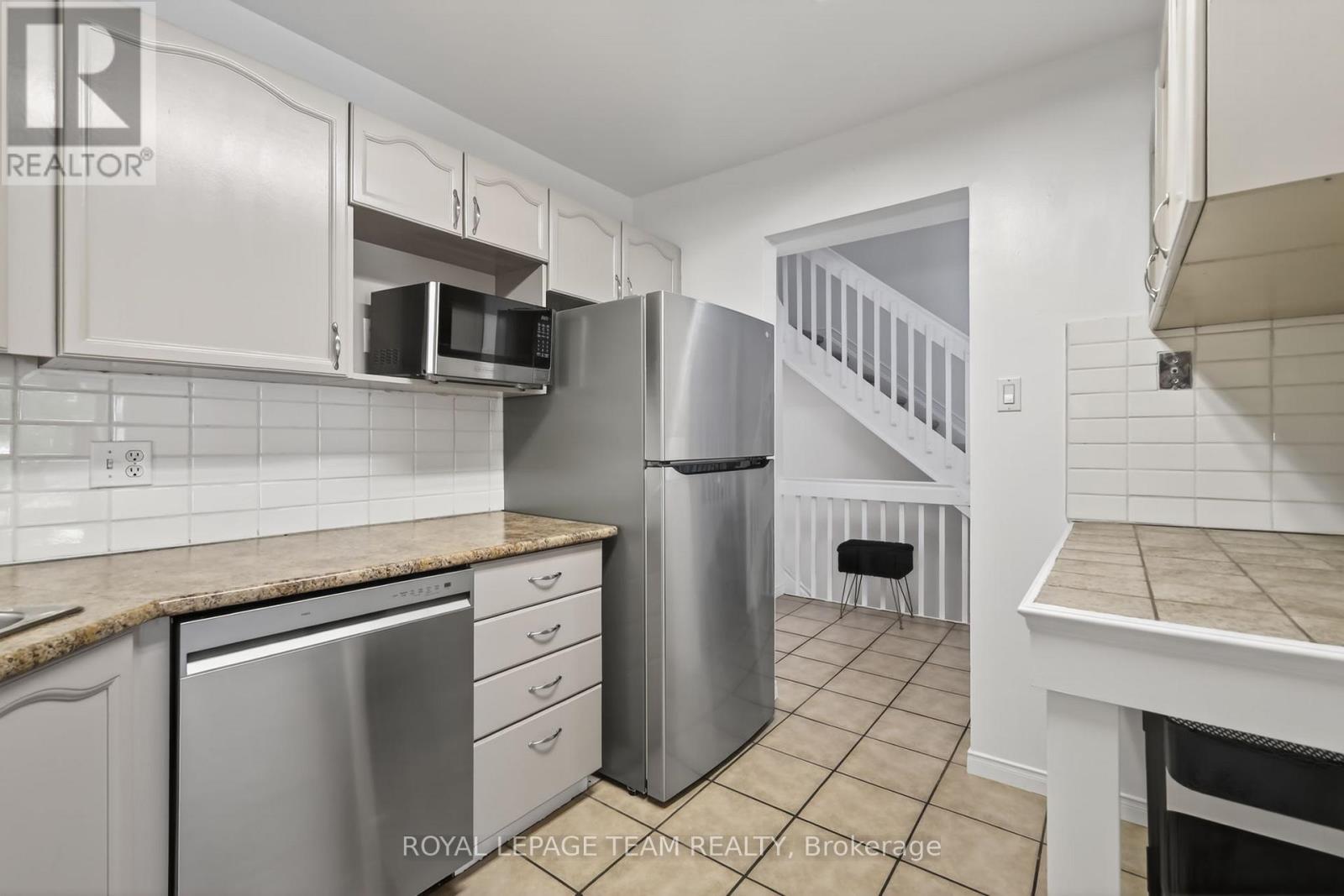 4 Mill Hill Road, Ottawa, Ontario  K2H 9N4 - Photo 8 - X13207666