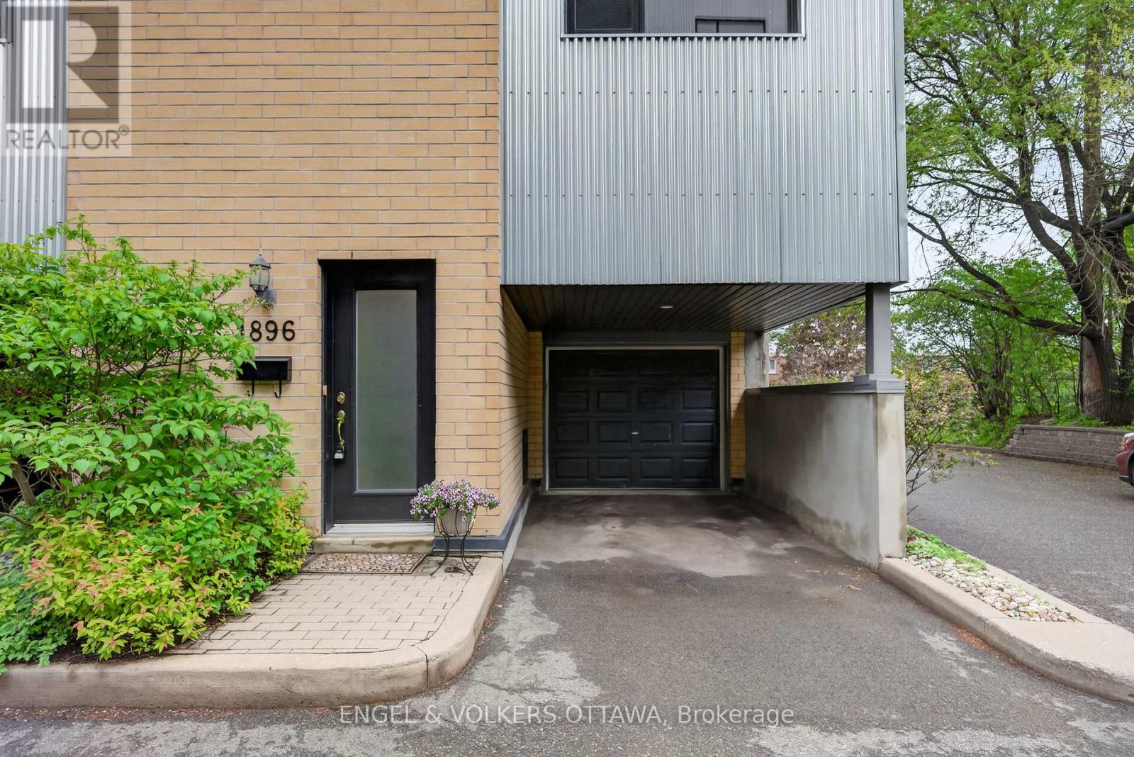 1896 Carling Avenue, Ottawa, Ontario  K2A 1E7 - Photo 2 - X13207852