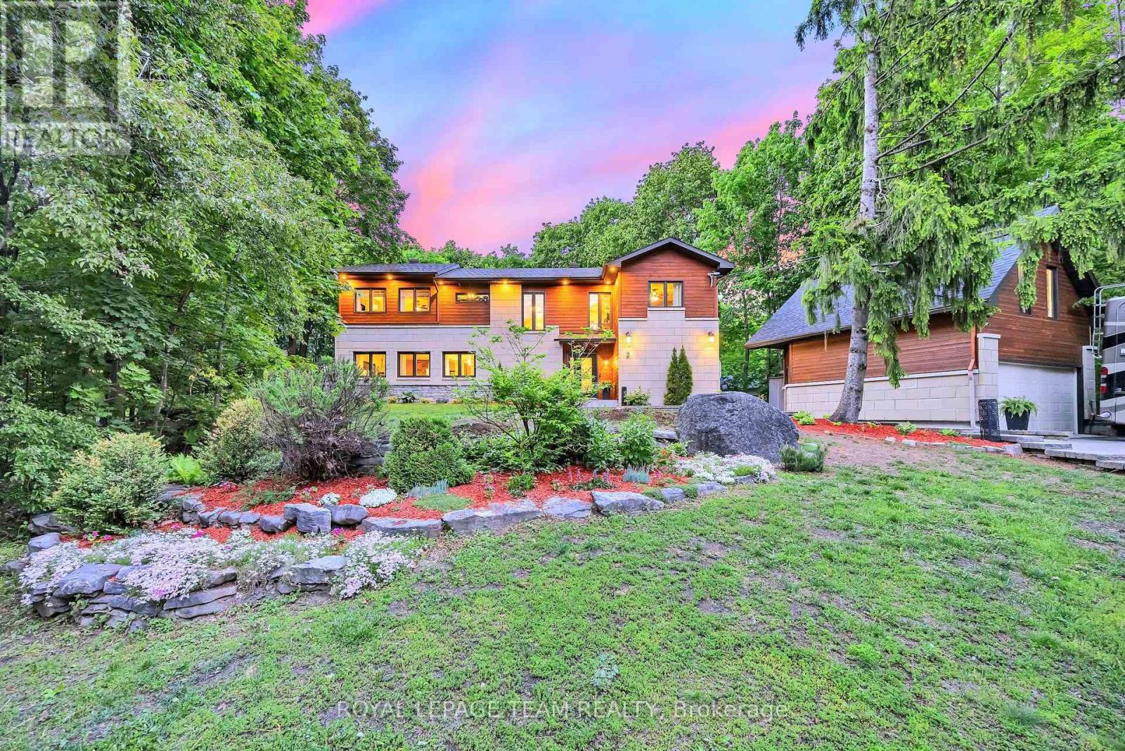 2 FAIRHAVEN WAY, Ottawa, Ontario