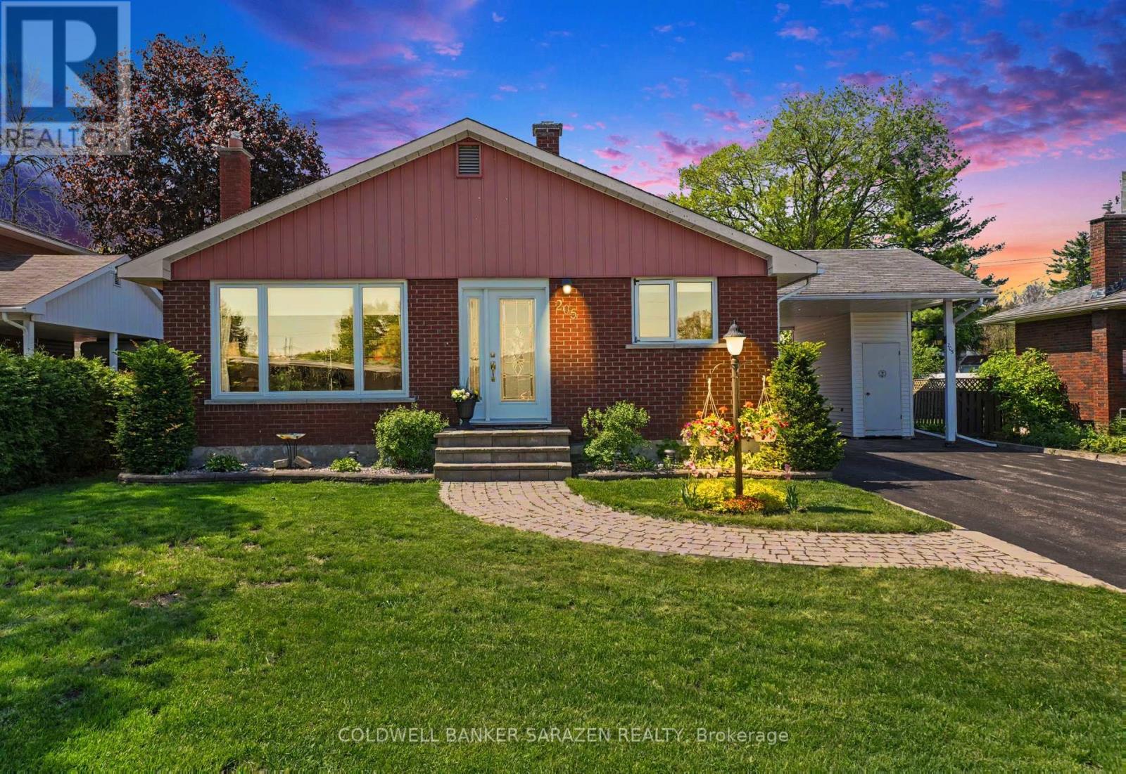 205 AIRTH BOULEVARD W, Renfrew, Ontario