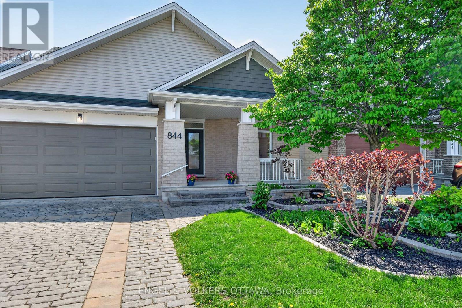844 SWALLOWTAIL CRESCENT, Ottawa, Ontario