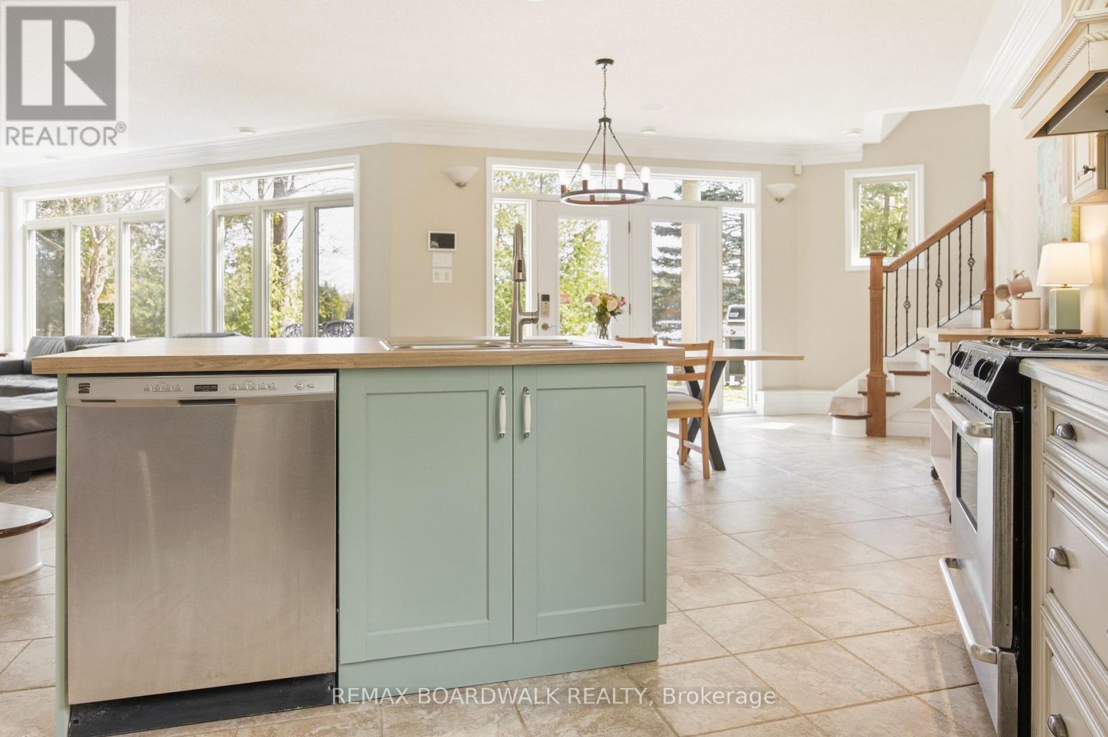 101 Arthur Road, Tay Valley, Ontario  K0H 2B0 - Photo 12 - X13208696