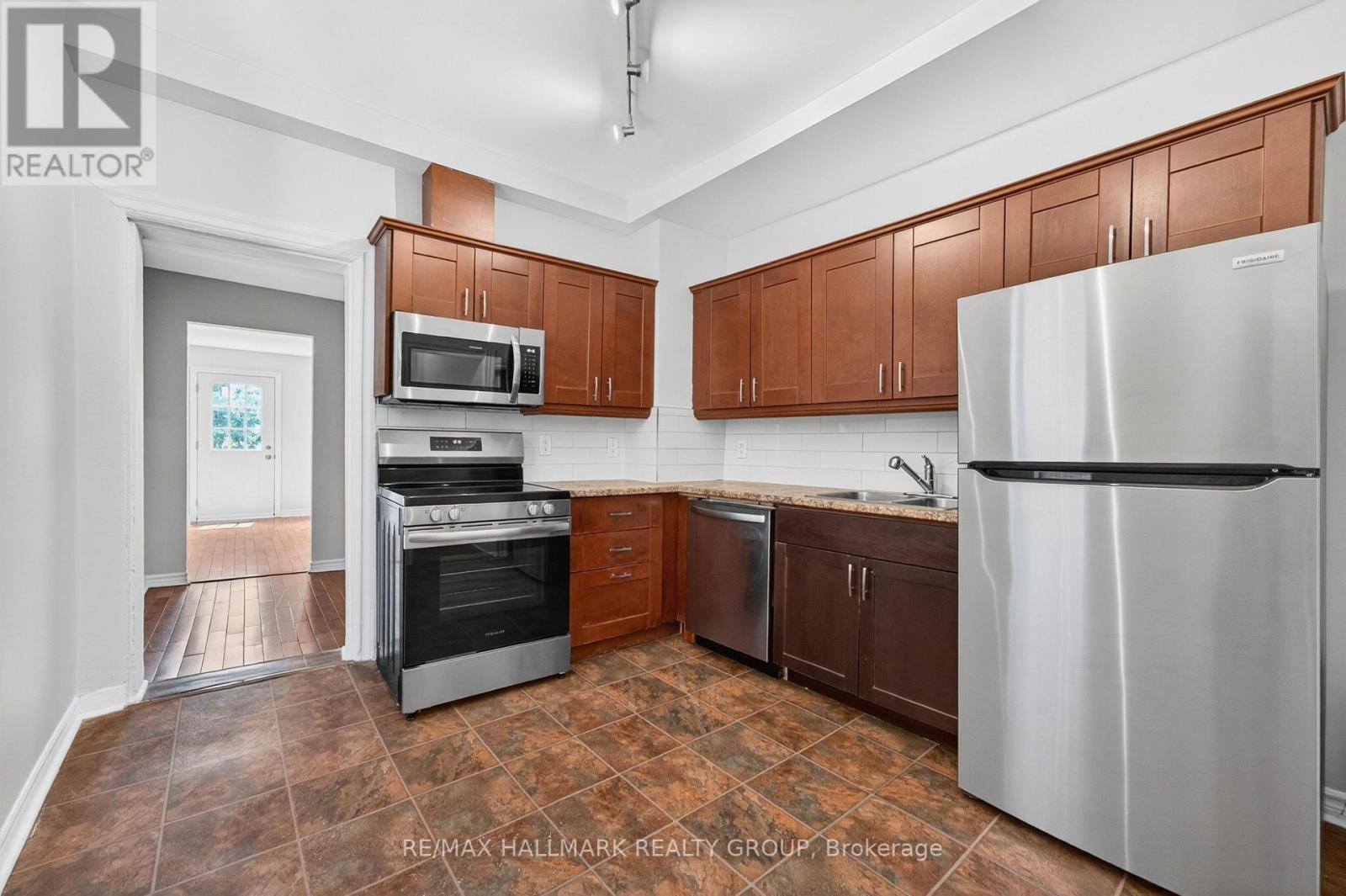 212 Arlington Avenue, Ottawa, Ontario  K1R 5S9 - Photo 11 - X13208786