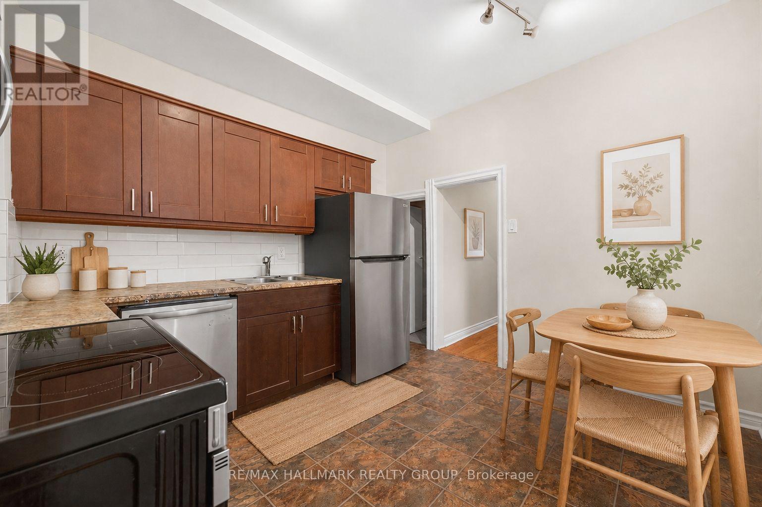 212 Arlington Avenue, Ottawa, Ontario  K1R 5S9 - Photo 12 - X13208786