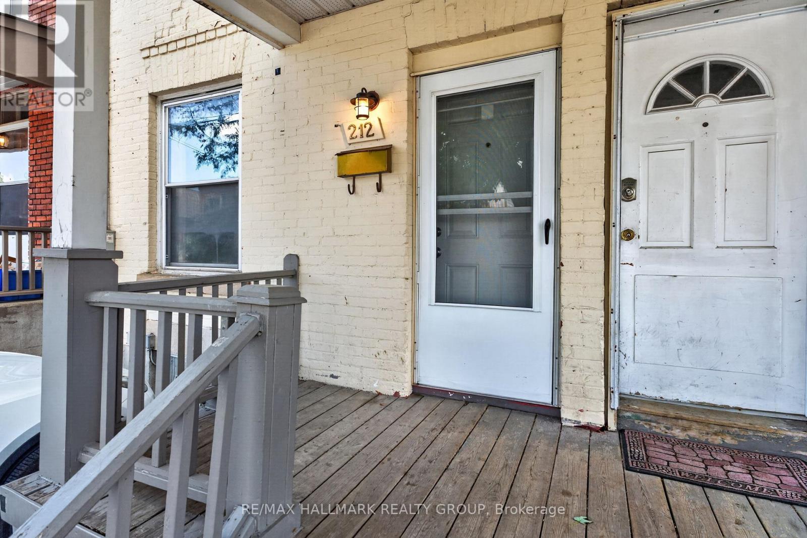 212 Arlington Avenue, Ottawa, Ontario  K1R 5S9 - Photo 3 - X13208786