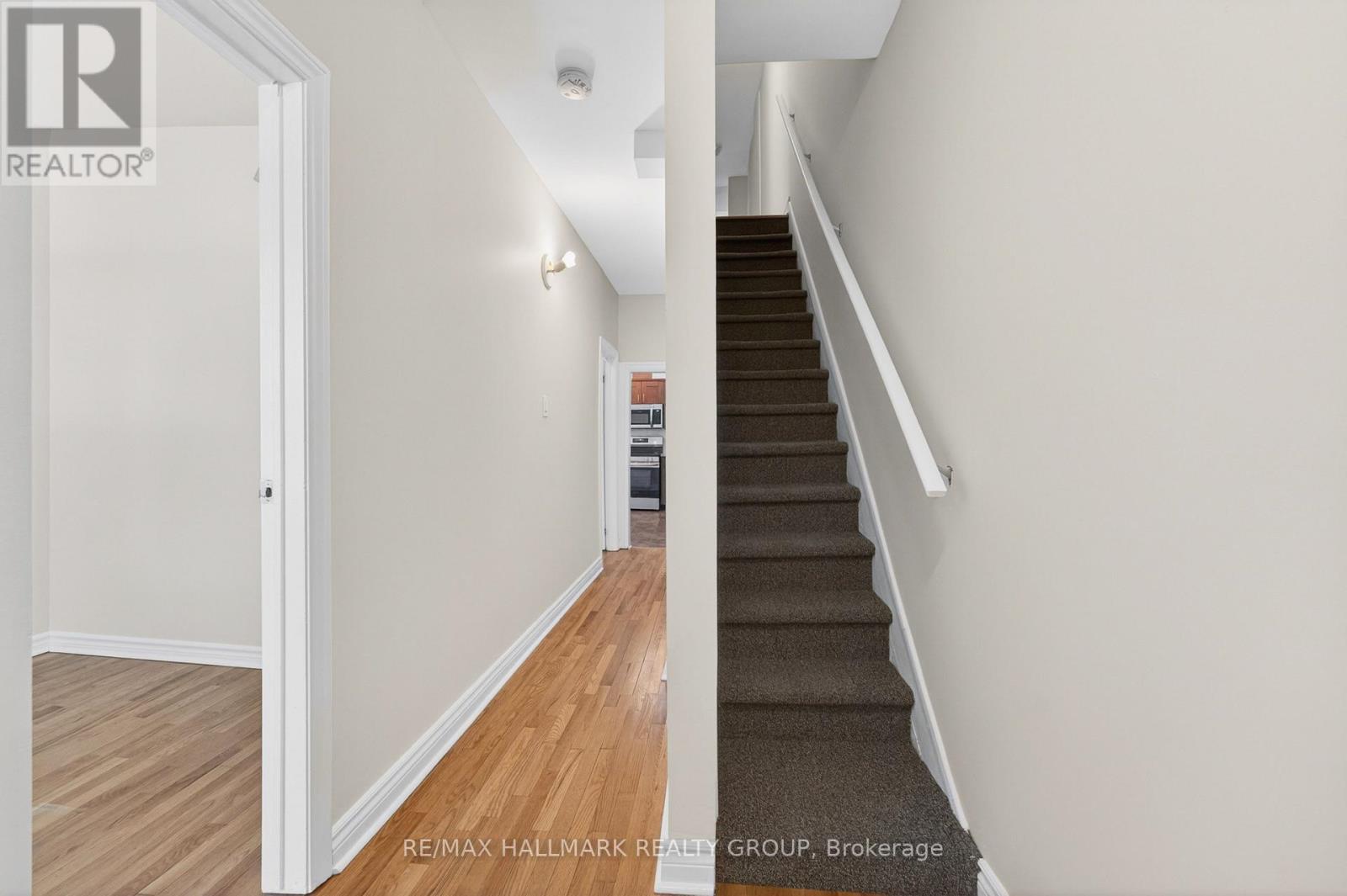 212 Arlington Avenue, Ottawa, Ontario  K1R 5S9 - Photo 4 - X13208786