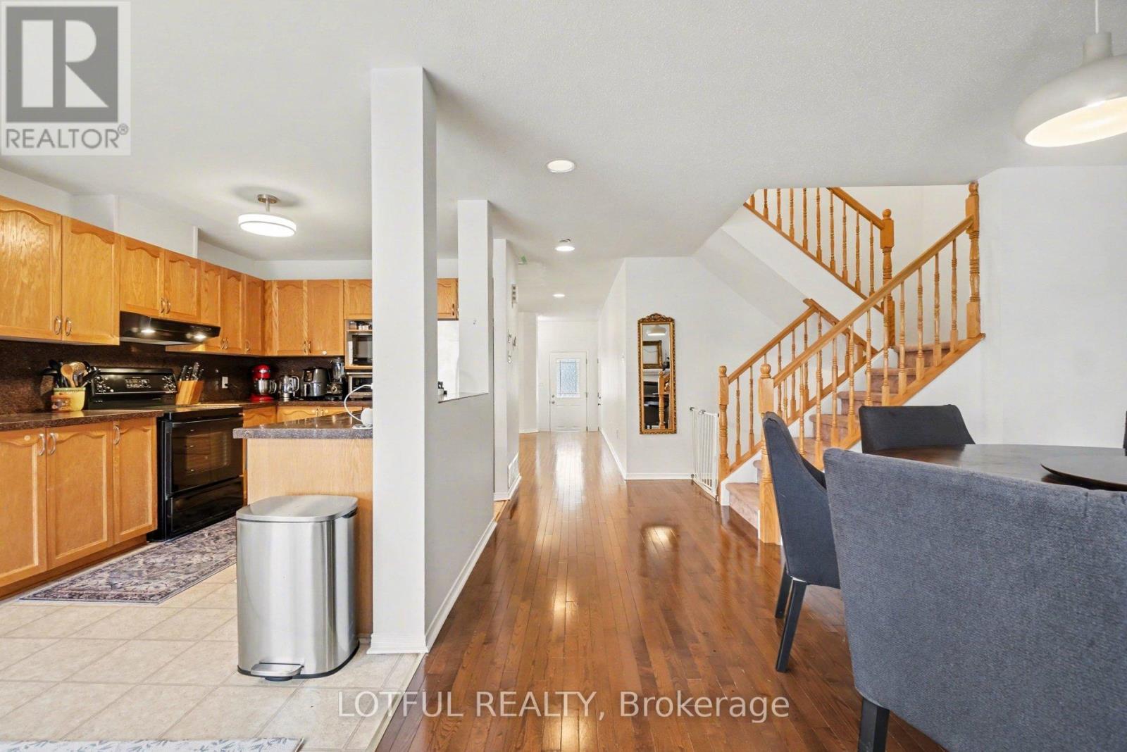 3 Collington Street, Ottawa, Ontario  K2G 6X5 - Photo 8 - X13209278