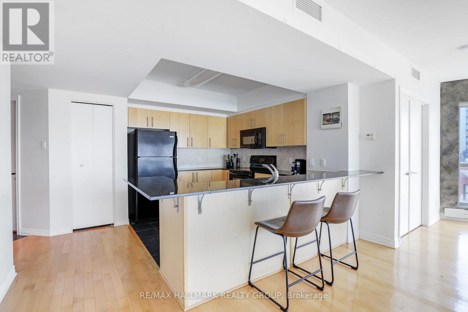 504 - 200 Rideau Street, Ottawa, Ontario  K1N 5Y1 - Photo 10 - X13209500