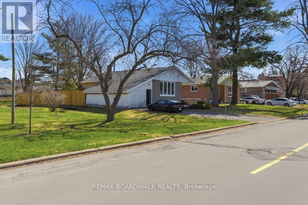 1279 Adirondack Drive, Ottawa, Ontario  K2C 2V7 - Photo 4 - X13210110