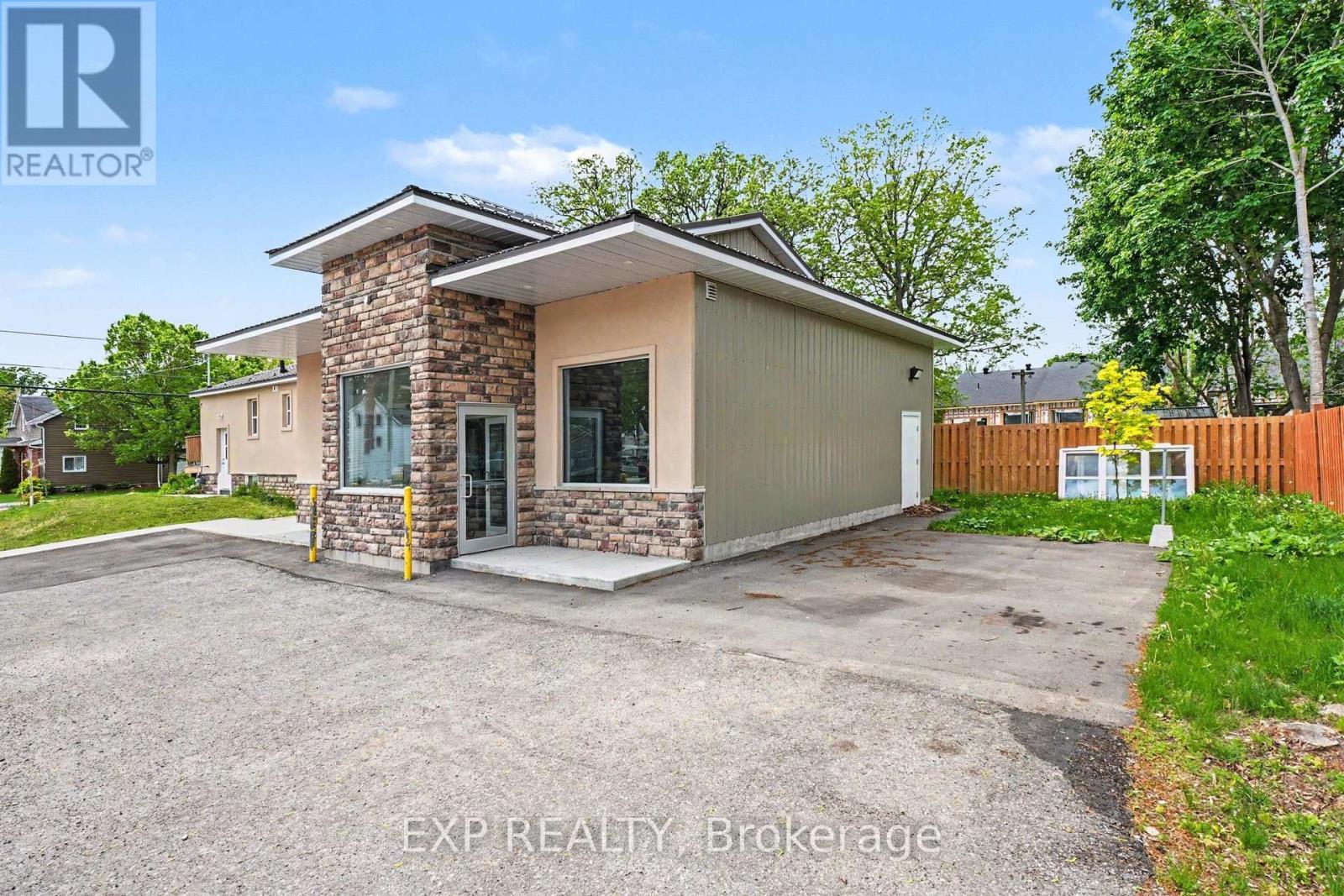 55 Spring Street, Mississippi Mills, Ontario  K0A 1A0 - Photo 2 - X13210416