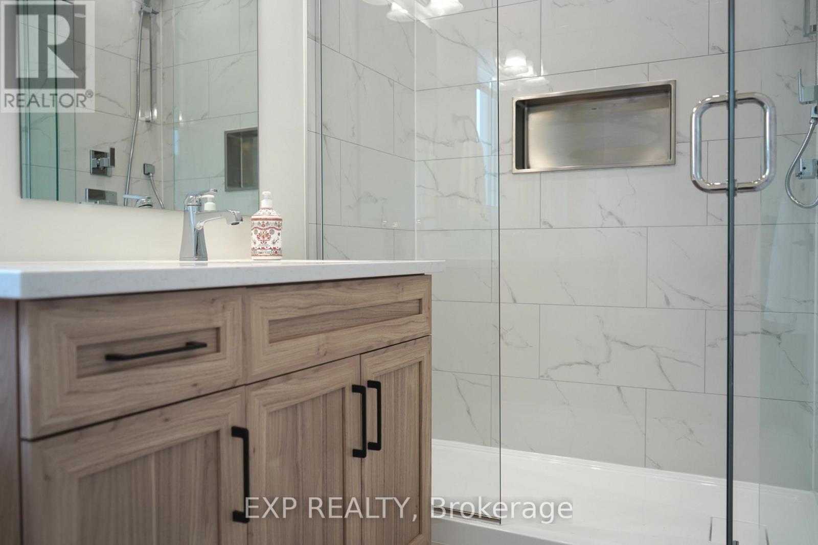 242 Queen Street, North Dundas, Ontario  K0C 1H0 - Photo 3 - X13210470