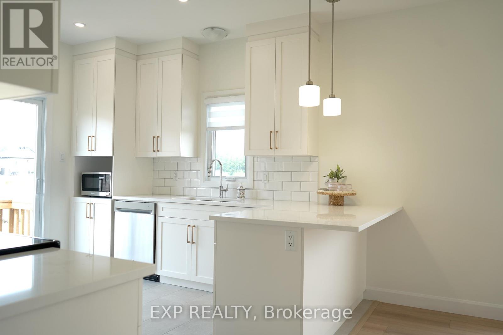 242 Queen Street, North Dundas, Ontario  K0C 1H0 - Photo 4 - X13210470