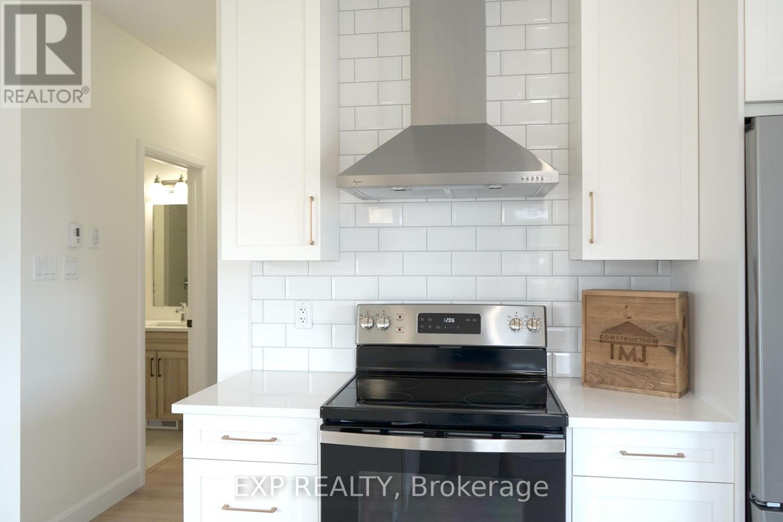242 Queen Street, North Dundas, Ontario  K0C 1H0 - Photo 8 - X13210470