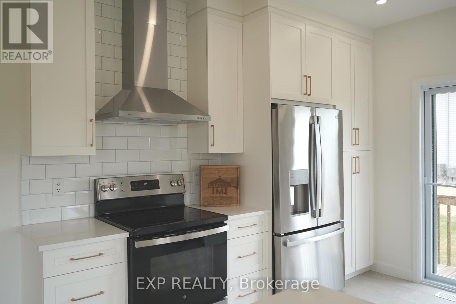 242 Queen Street, North Dundas, Ontario  K0C 1H0 - Photo 9 - X13210470