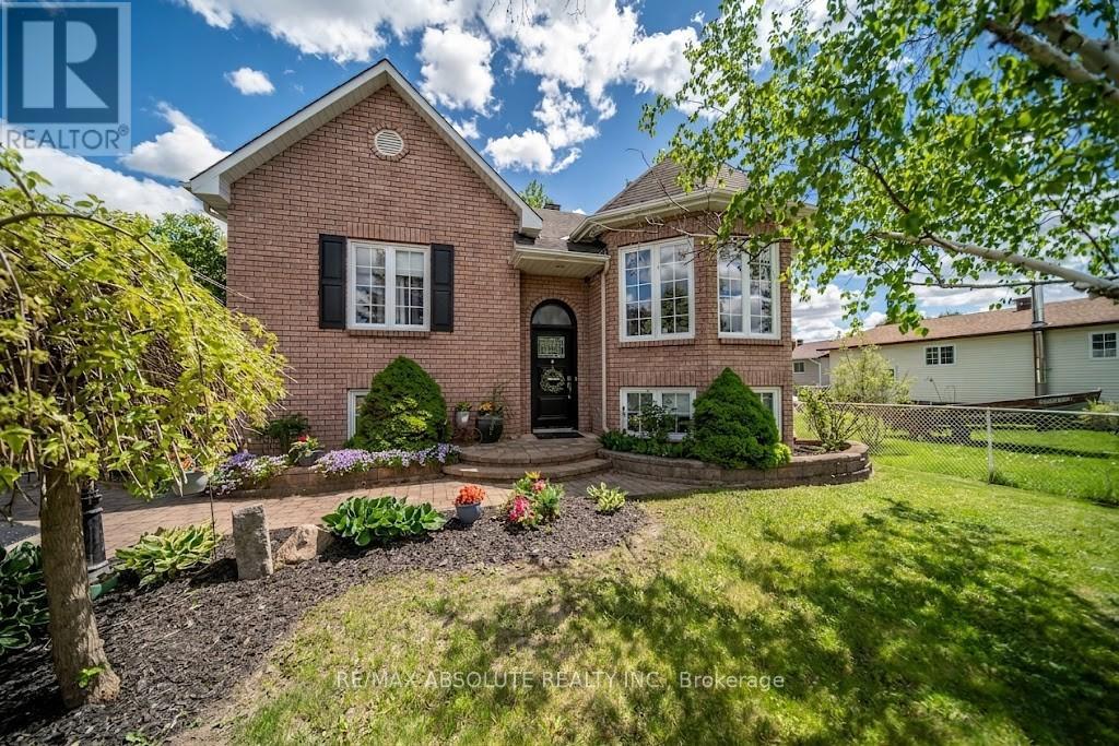 58 ALBERT STREET, Russell, Ontario