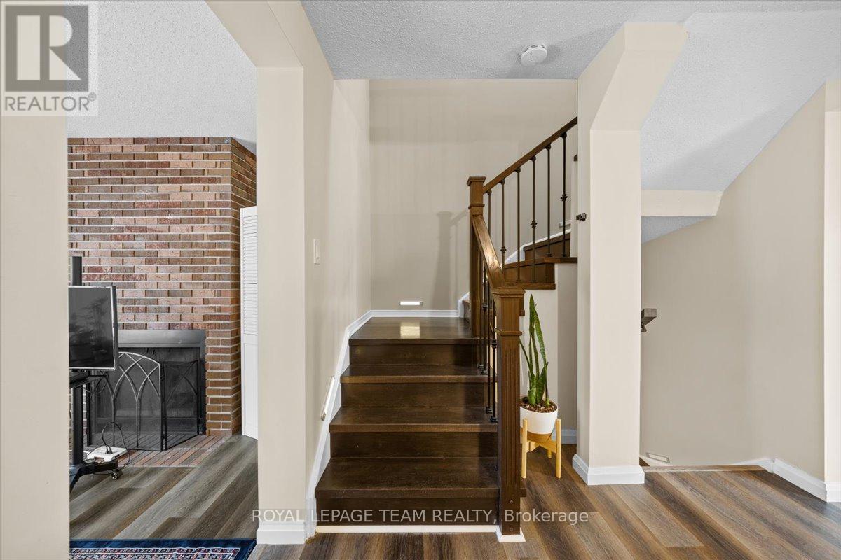 1137 Chimney Hill Way, Ottawa, Ontario  K1J 8Z7 - Photo 14 - X13210904