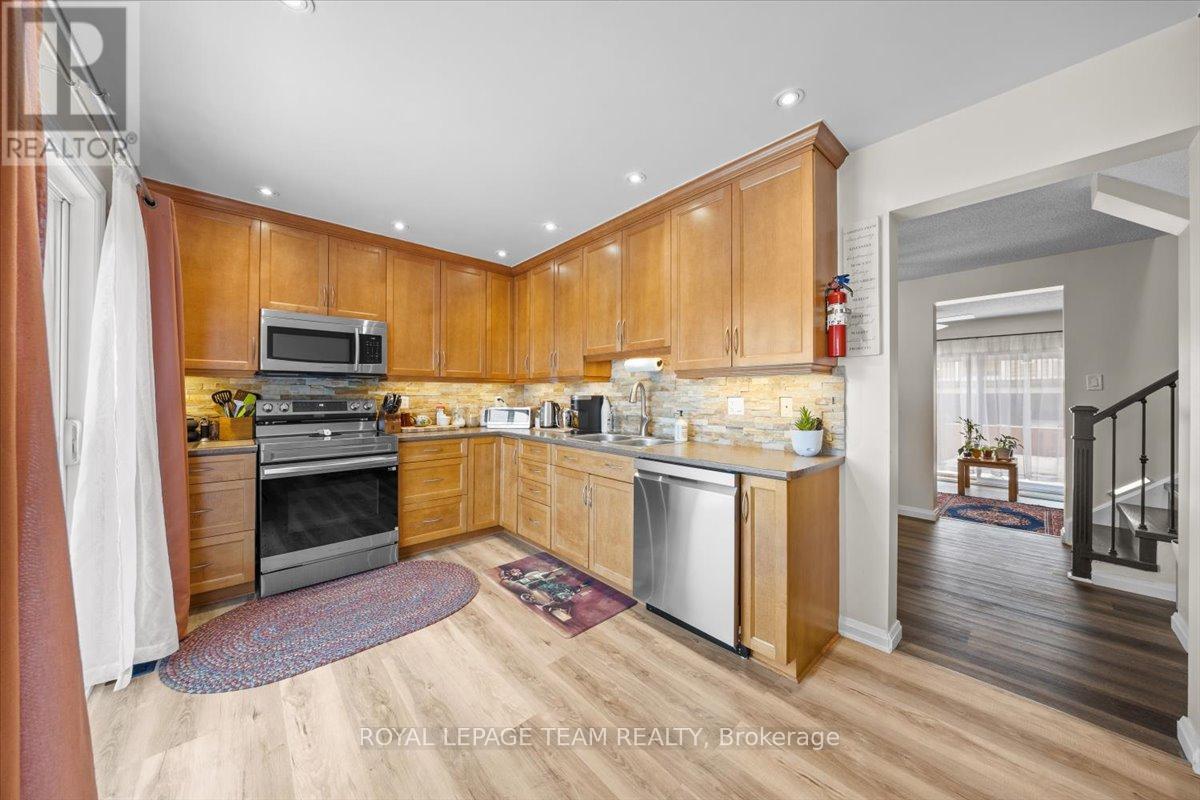 1137 Chimney Hill Way, Ottawa, Ontario  K1J 8Z7 - Photo 7 - X13210904
