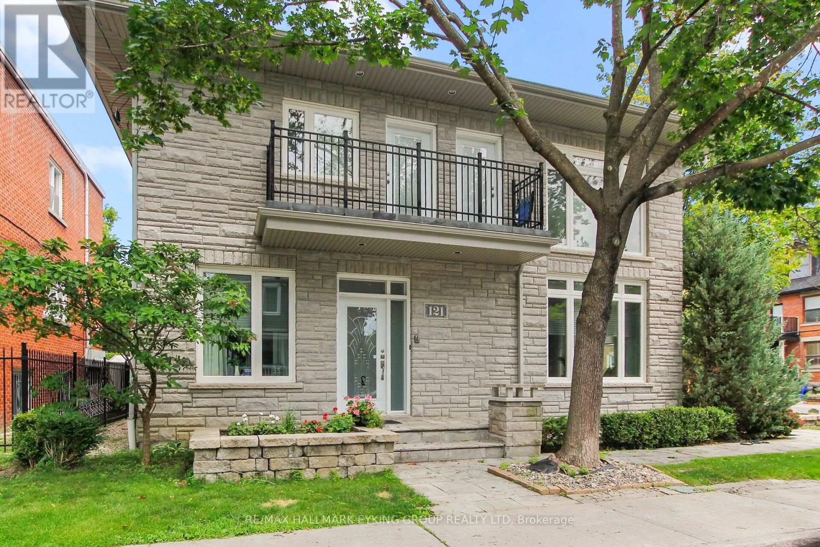 121 Macdonald Street, Ottawa, Ontario  K2P 1H7 - Photo 2 - X13211064