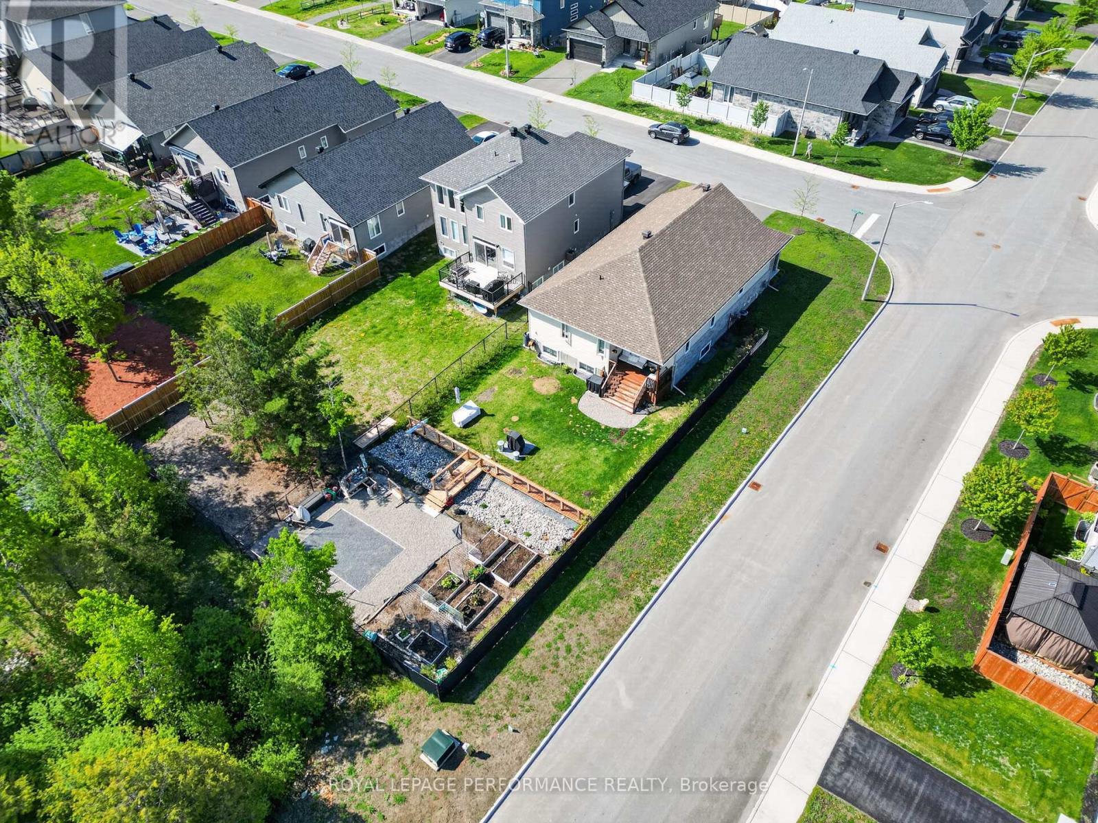 669 Bracewell Street, Mississippi Mills, Ontario  K0A 1A0 - Photo 2 - X13211676
