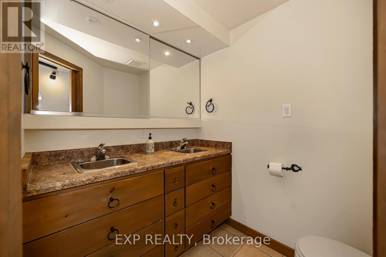 21 Southview Crescent, Ottawa, Ontario  K2E 5R4 - Photo 21 - X13211740