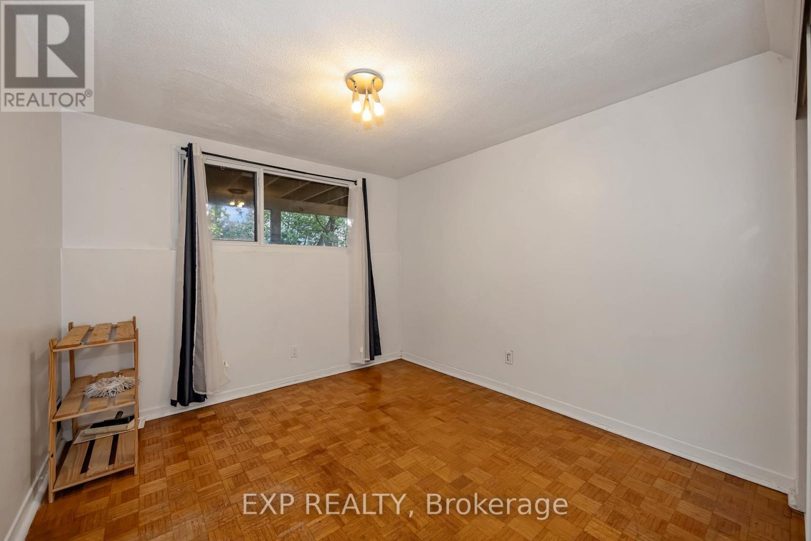 21 Southview Crescent, Ottawa, Ontario  K2E 5R4 - Photo 24 - X13211740
