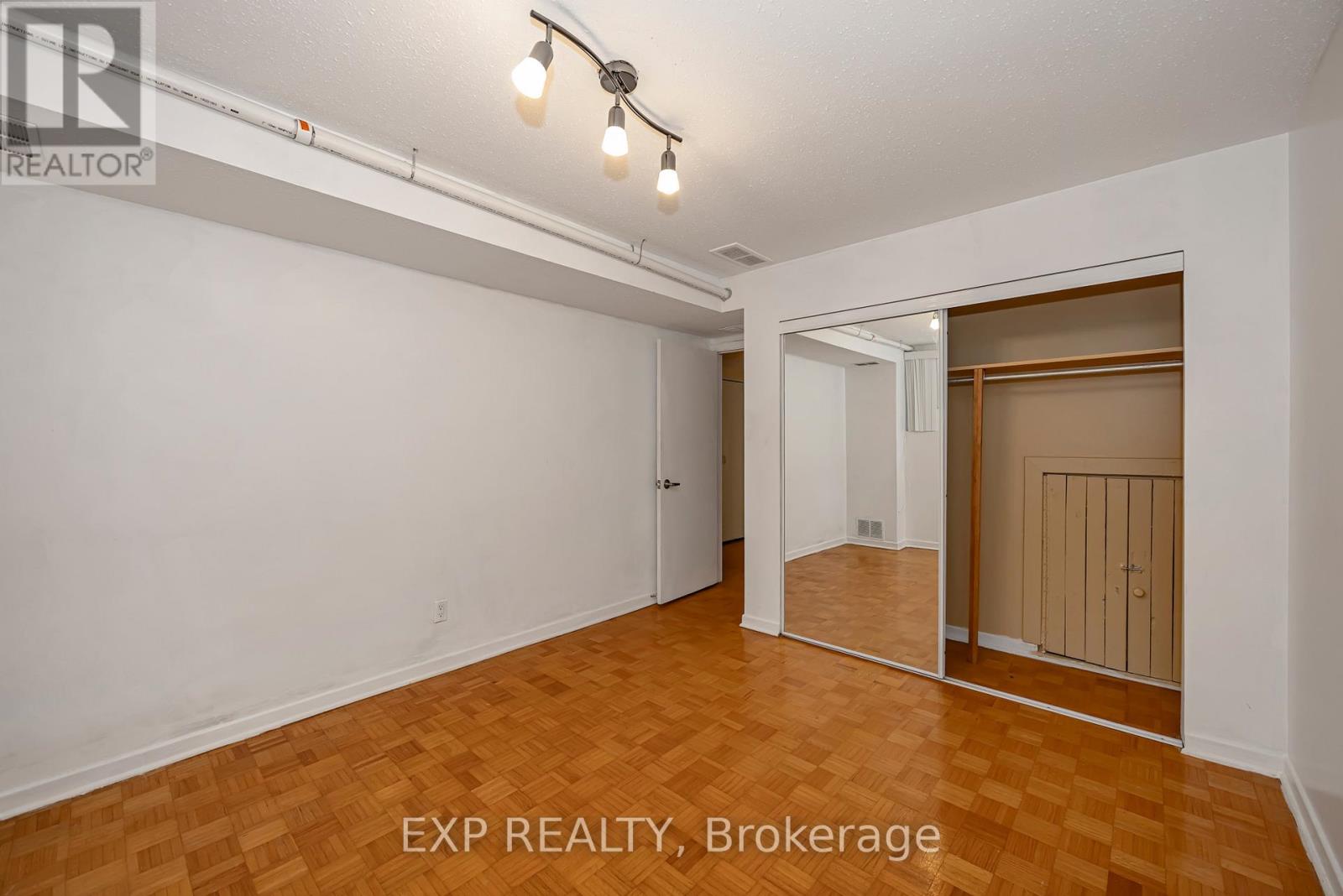 21 Southview Crescent, Ottawa, Ontario  K2E 5R4 - Photo 25 - X13211740