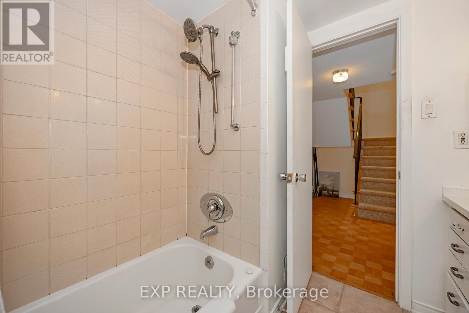 21 Southview Crescent, Ottawa, Ontario  K2E 5R4 - Photo 29 - X13211740