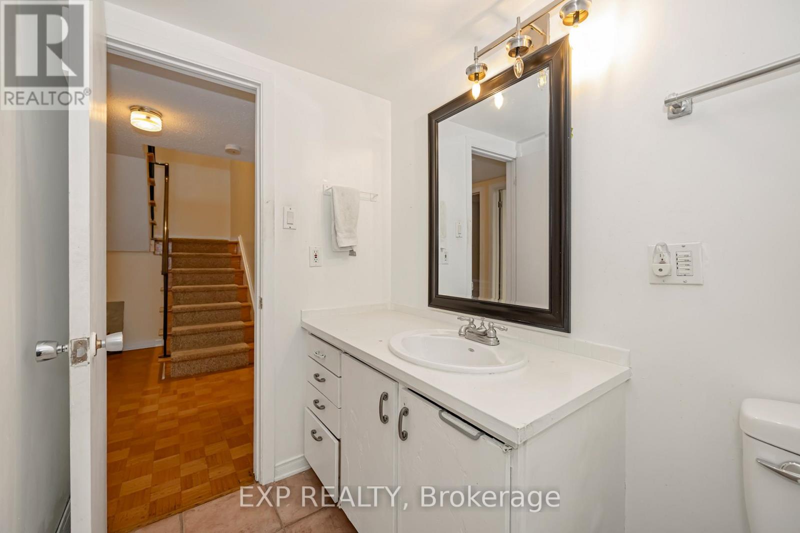 21 Southview Crescent, Ottawa, Ontario  K2E 5R4 - Photo 30 - X13211740