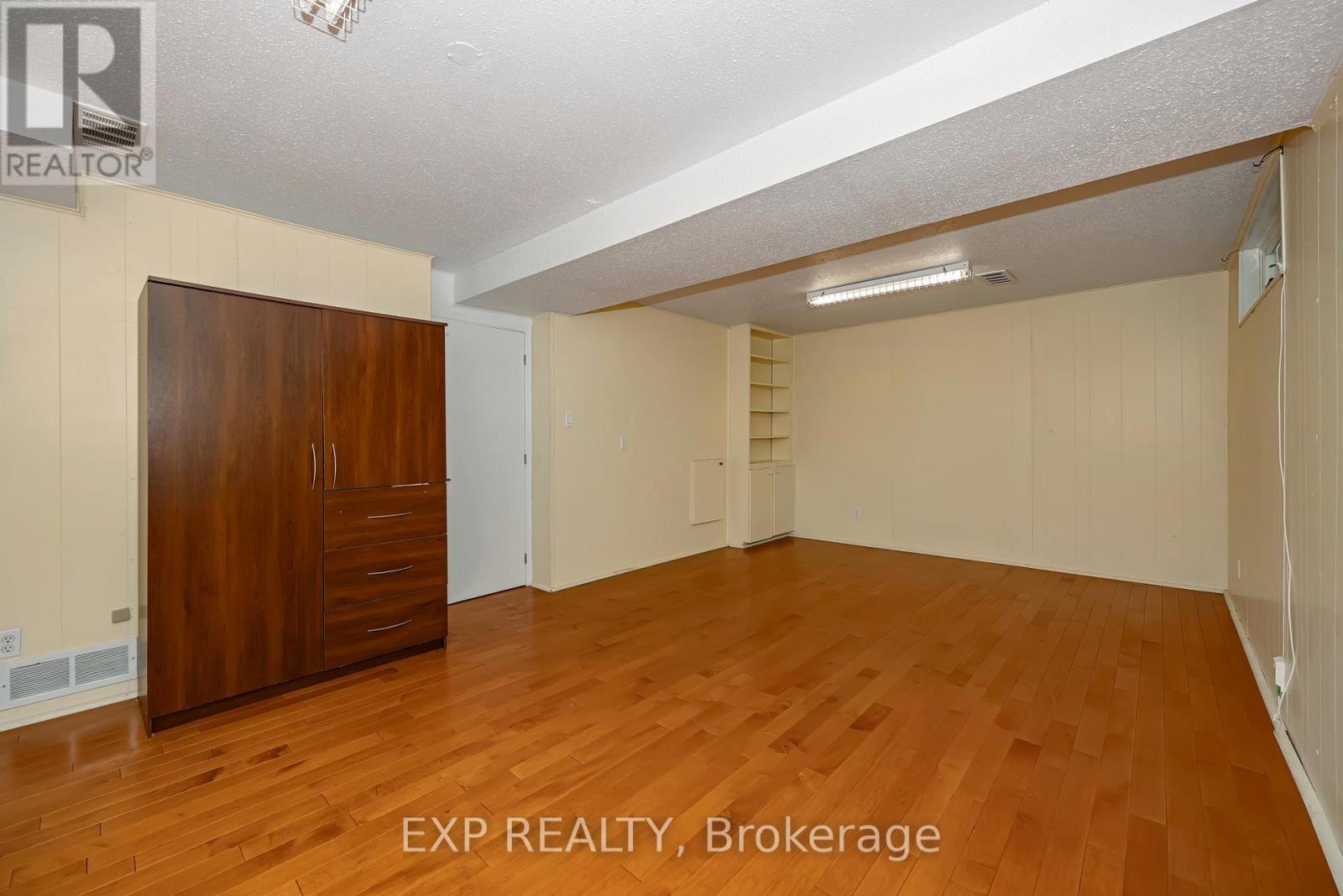21 Southview Crescent, Ottawa, Ontario  K2E 5R4 - Photo 32 - X13211740
