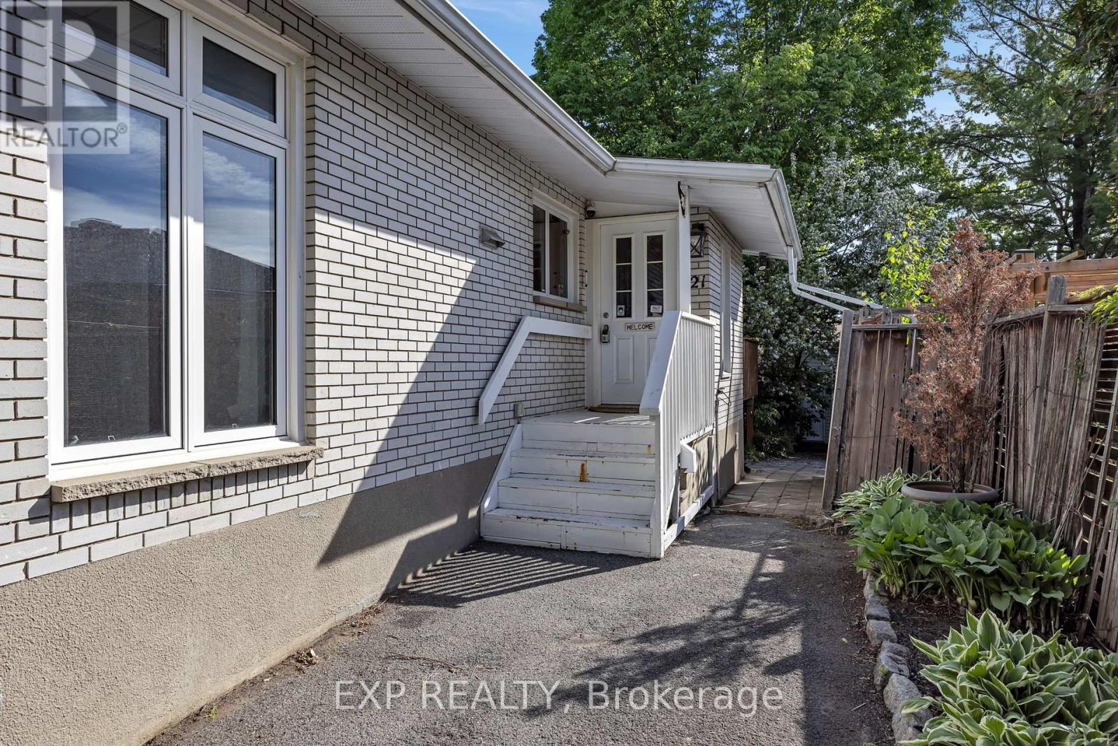 21 Southview Crescent, Ottawa, Ontario  K2E 5R4 - Photo 4 - X13211740
